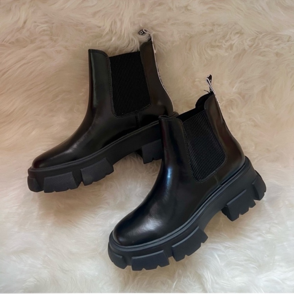 New! Steve Madden “Tusk” Black Chunky Lug Sole Chelsea Boots - Picture 9 of 14